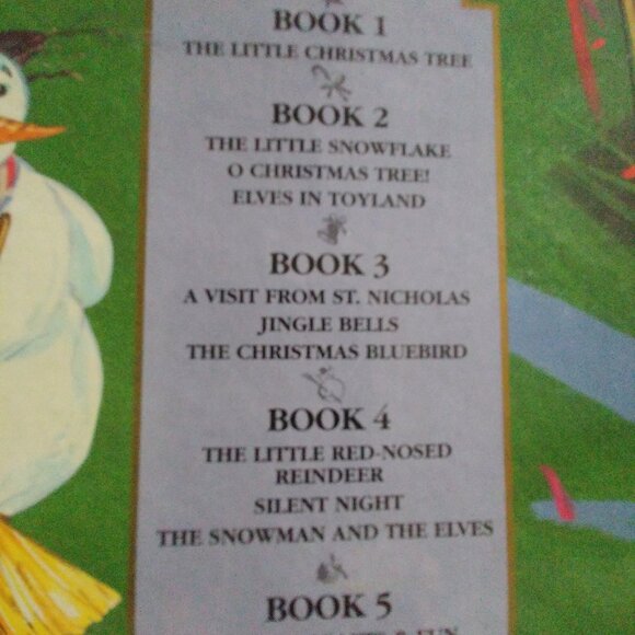 Christmas Treasure Chest of Large Books, 5 Christmas Story Books in Case. - Picture 4 of 6